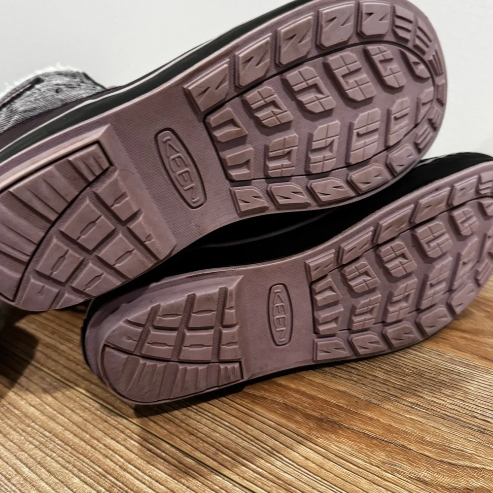 Keen Elsa Kids Size 5 Waterproof Snow Boots Purple Plum 1015491‎
